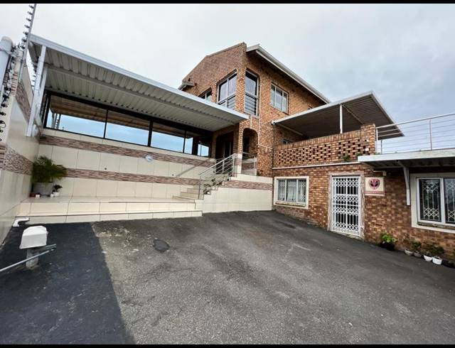 6 BEDROOM HOUSE FOR SALE IN MOORTON